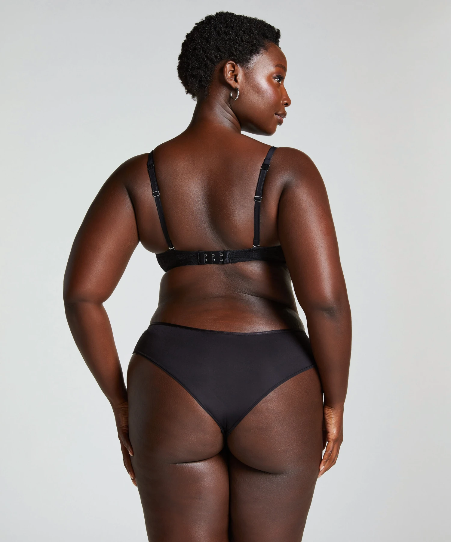 Lot de 2 slips brésiliens Angie- Noir Hunkemöller Lot De 2 Slips Brésiliens Angie- Noir -Hunkemoller Boutique 136474 13 scaled