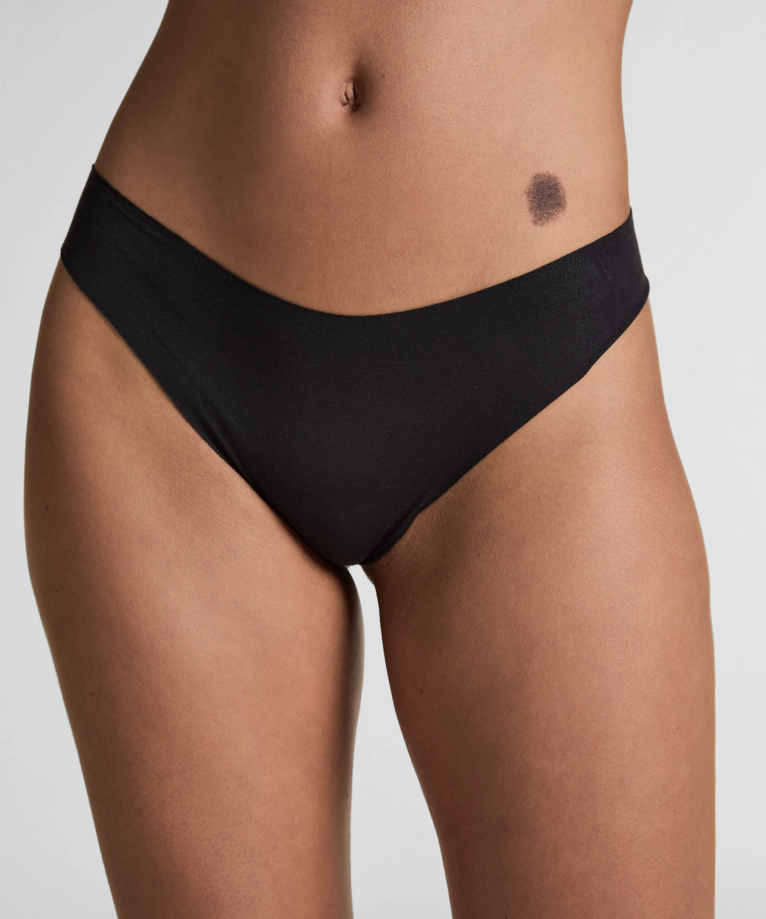 String invisible en coton- Noir Hunkemöller String Invisible En Coton- Noir -Hunkemoller Boutique 175460 2 scaled