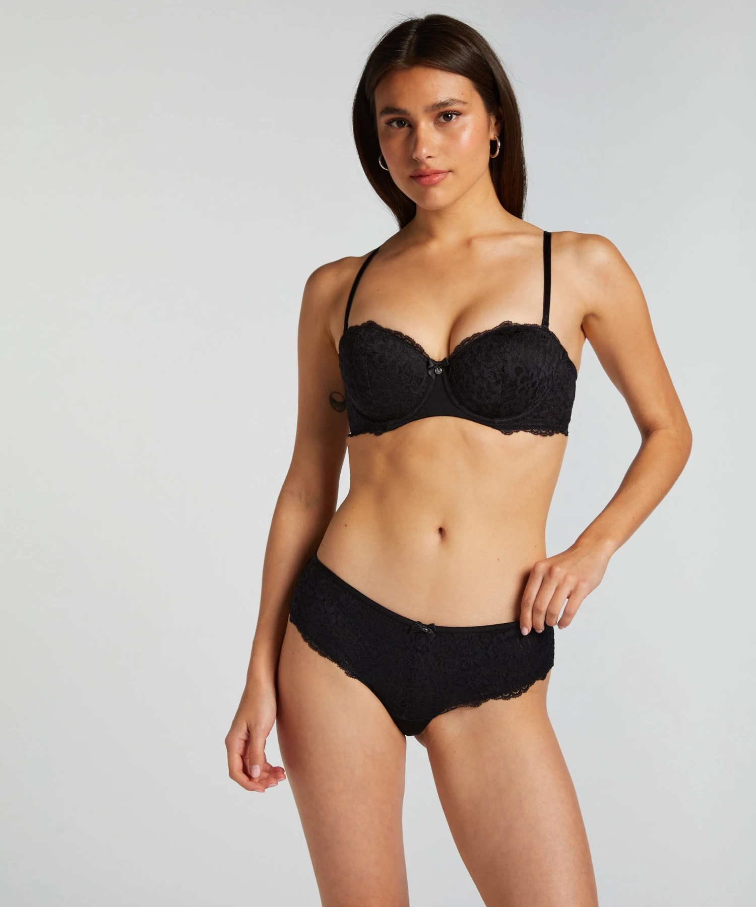 Slip brésilien Marine- Noir Hunkemöller Slip Brésilien Marine- Noir -Hunkemoller Boutique 202513 1 scaled