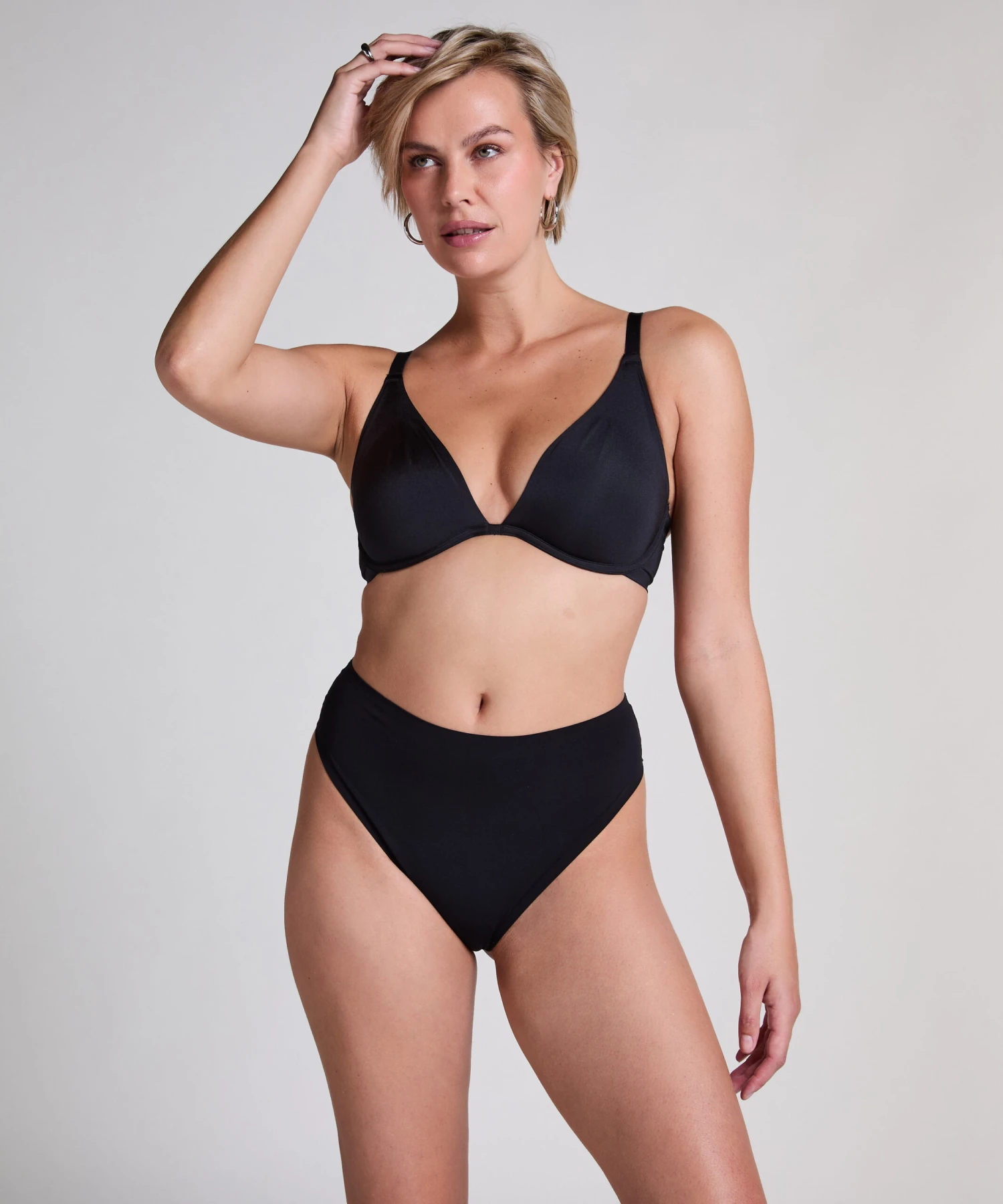 String Smooth- Noir Hunkemöller String Smooth- Noir -Hunkemoller Boutique 206773 1 scaled