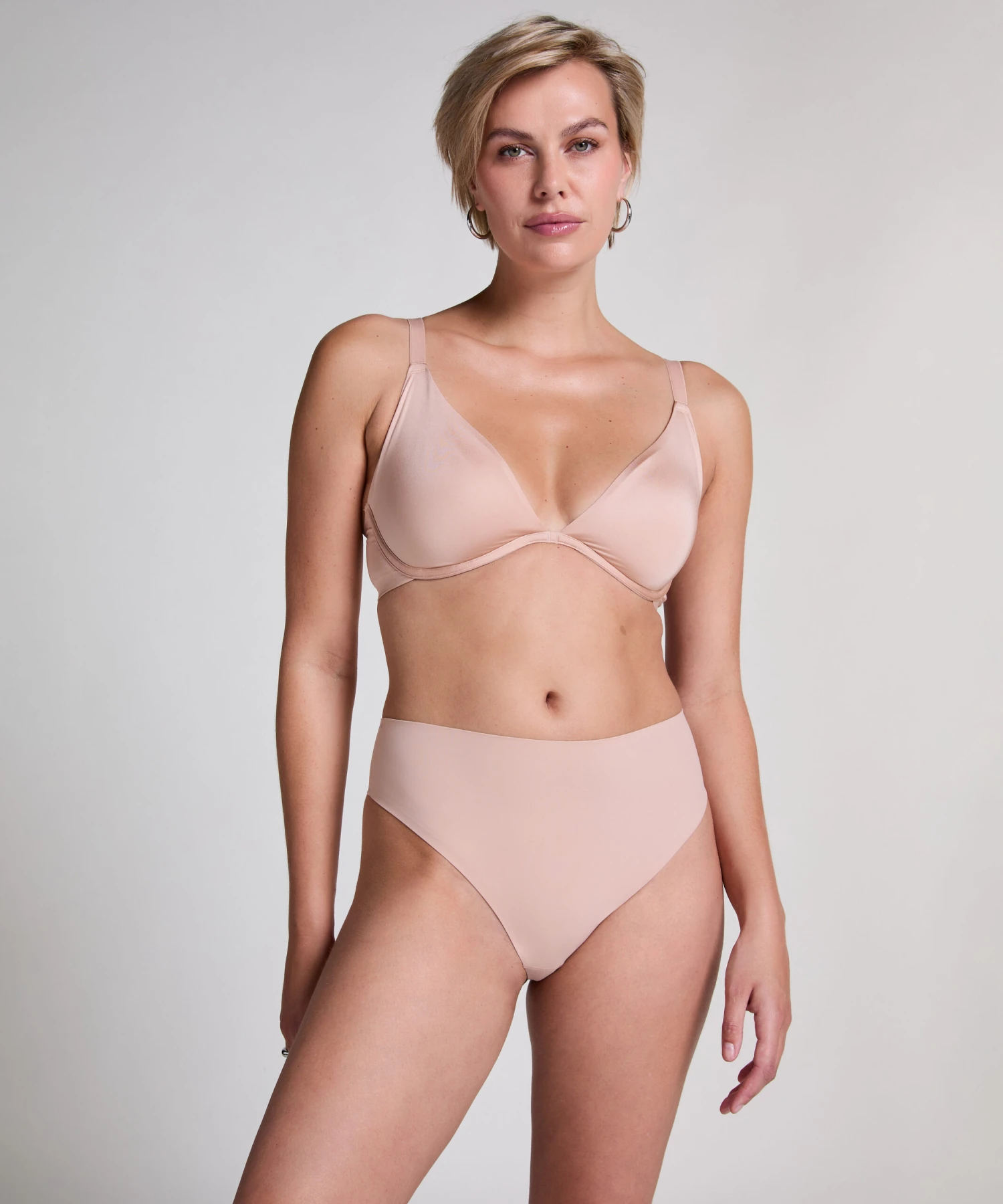 String Smooth- Beige Hunkemöller String Smooth- Beige -Hunkemoller Boutique 206774 1 scaled