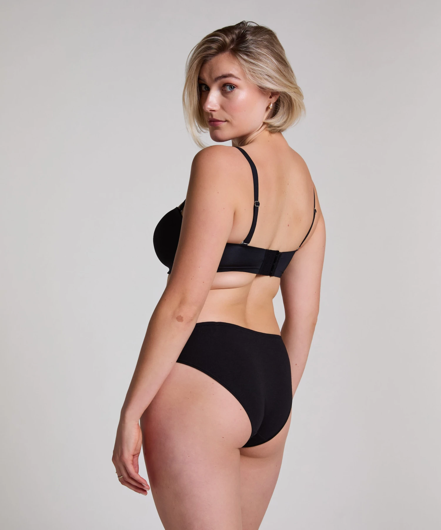 Coton Rio Kira- Noir Hunkemöller Coton Rio Kira- Noir -Hunkemoller Boutique 302154 13 scaled