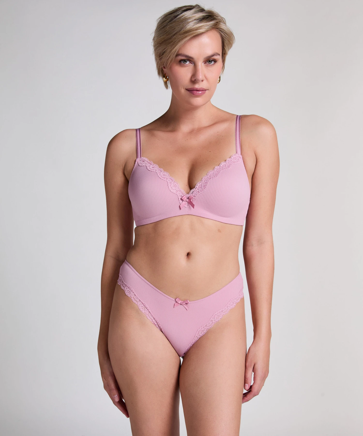Slip brésilien Lola- Rose Hunkemöller Slip Brésilien Lola- Rose -Hunkemoller Boutique 302163 1 scaled
